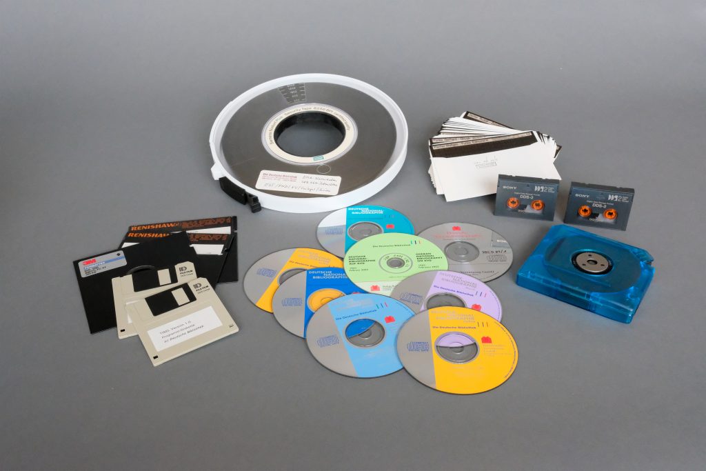 Deutsche Nationalbibliografie auf Datenträgern: Magnetband, Mikrofiche, Diskette, CD-ROM und DVD