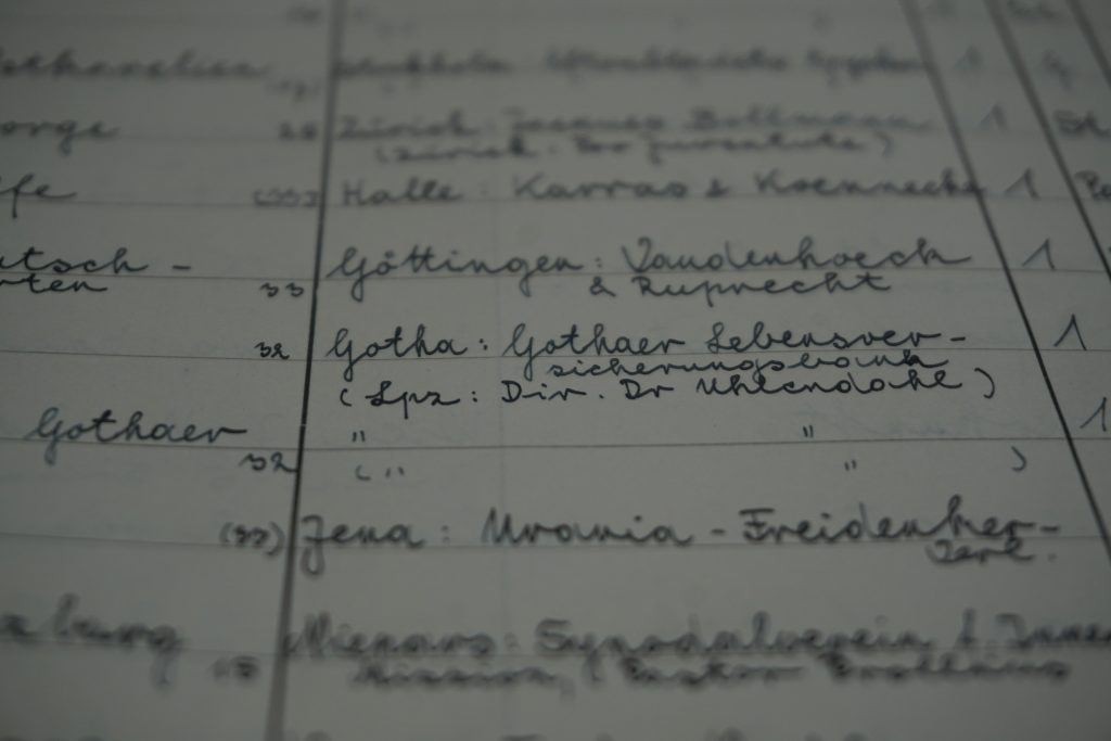 Auszug aus dem Zugangsbuch der Deutschen Bücherei Leipzig. Besonders fokussiert wird dabei der Einlieferervermerk "Leipzig: Dir. Dr. Uhlendahl"