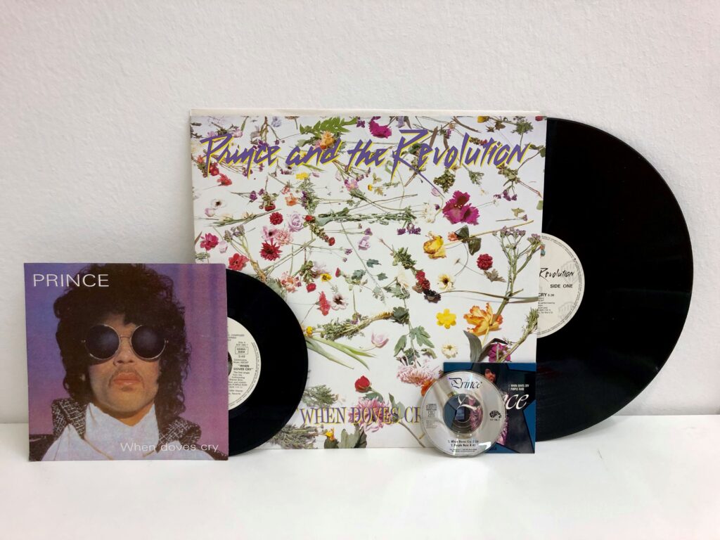 Vinyl-Schallplatten und Mini-CD von Prince aus dem Bestand des Deutschen Musikarchivs