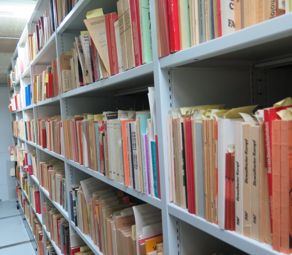 Bücher im Regal