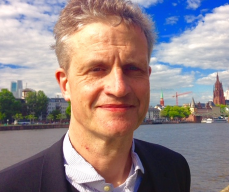 Der Autor Matthias Arning am Mainufer