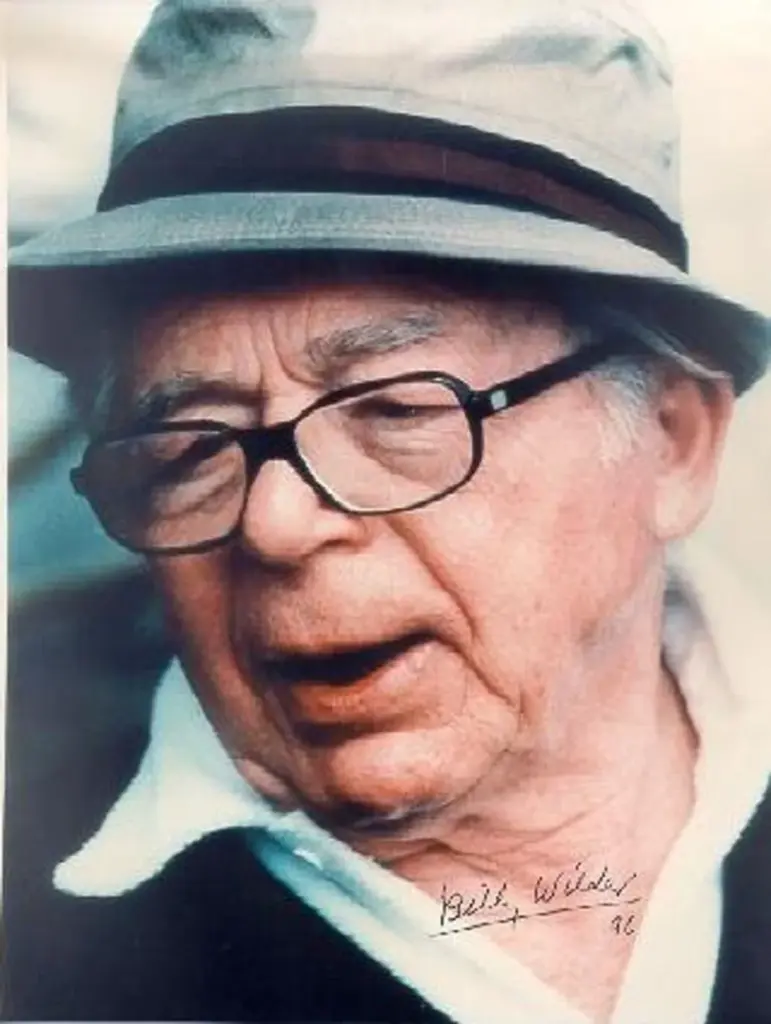 Der Filmemacher Billy Wilder mit Hut und Brille