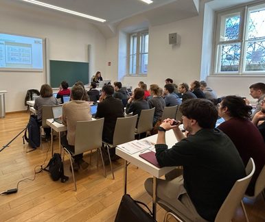 Bild von Workshopraum mit Teilnehmenden bei der DHd2026
