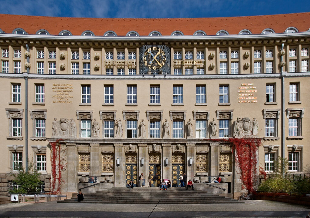 Der Eingangsbereich der DNB Leipzig